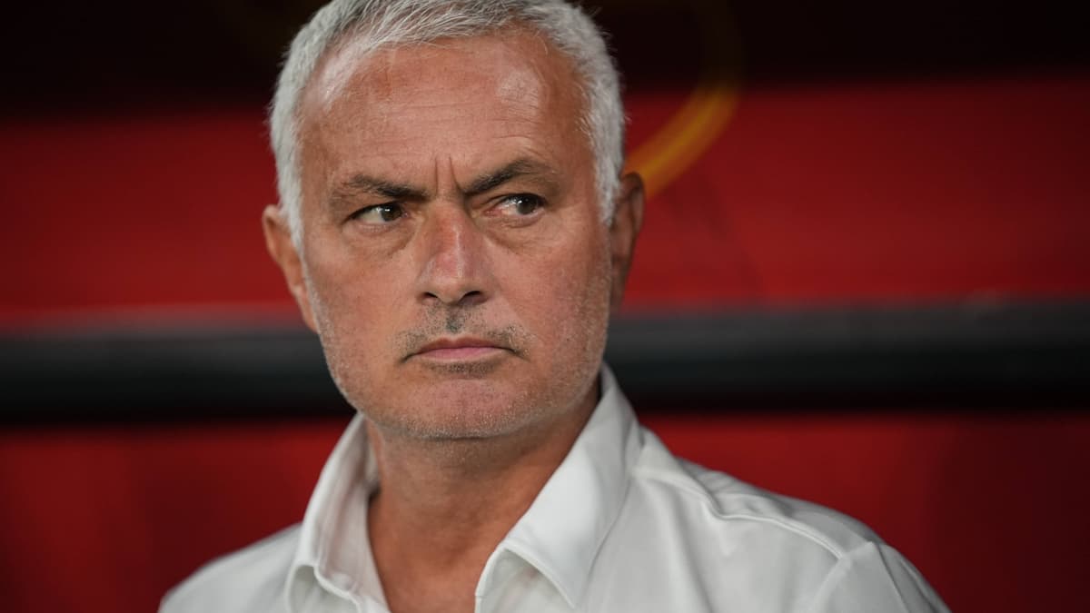 Liveherewego: Man Utd star 'begged to leave after one training session'